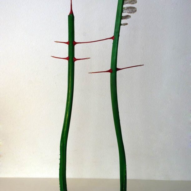 AMORES QUE MATAN - 2010 - GALHO DE PALMEIRA, ARAME E PAPEL FEITO A MÃO - 0,80 m x 0,20 m x 0,50 m