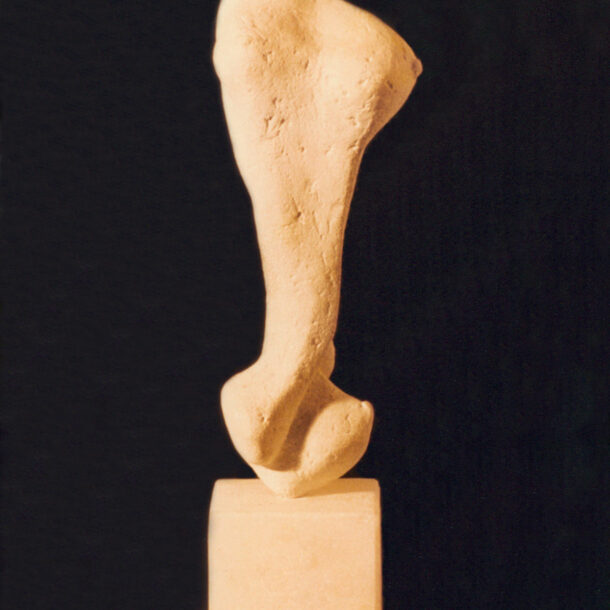 ASOCIACIÓN DE FORMAS GRATAS II - 1977 - CEMENTO BLANCO - 0,42 m x 0,12 m x 0,14 m