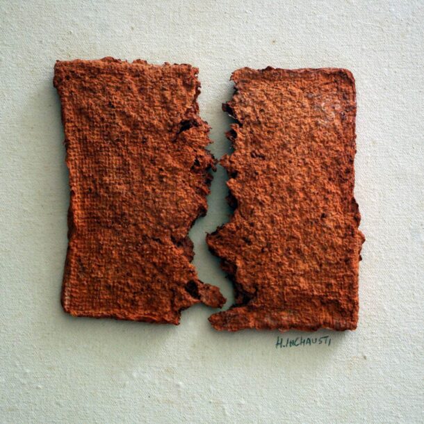 CONVIVENCIA - 2005 - PAPEL FEITO À MÃO E TERRAS COLORIDAS - 0,13 m x 0,13 m