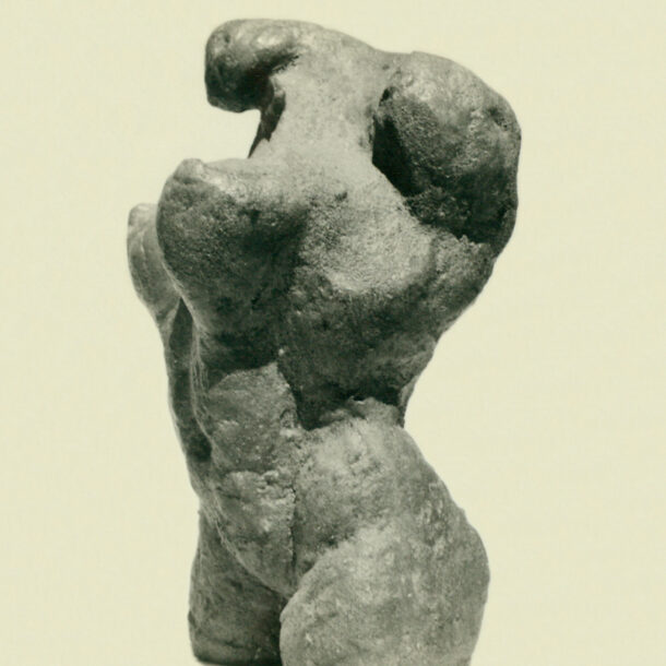 ESTELA - 1977 - ACRÍLICO - 0,10 m x 0,11 m x 0,22 m