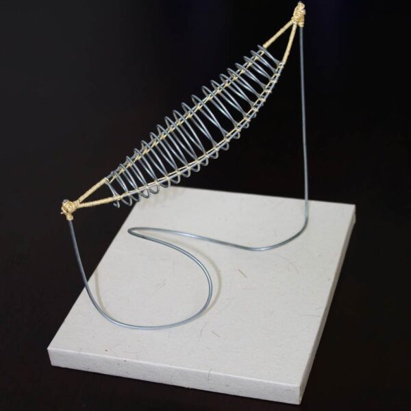 HUSITO 2 - 2009 - ARAME, FIO DE ALGODÃO E PAPEL FEITO À MÃO - 0,16m x 0,19m x 0,19m