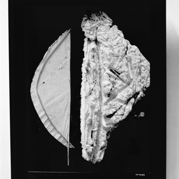 VELA Y OPUESTO - 1995 - PAPEL FEITO À MÃO0,50 m x 0,60m x 0,04 m